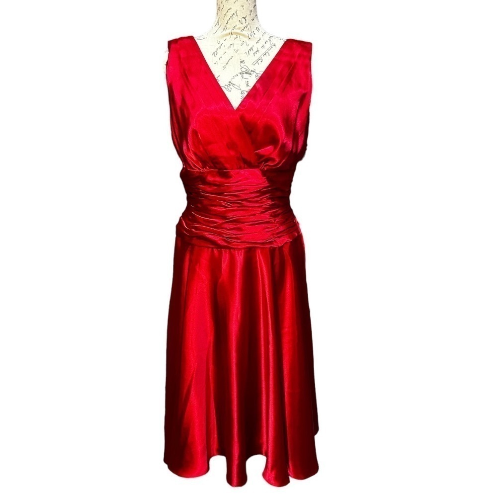 Maggy Boutique Red Satin Formal Dress Size 8 - Picture 2 of 5